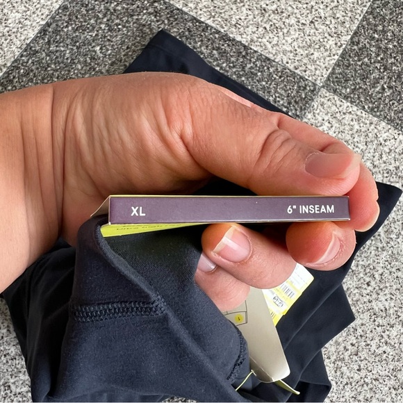 NWT All in Motion Women's Black Everyday Soft Bike Shorts 6" XL - Picture 5 of 5